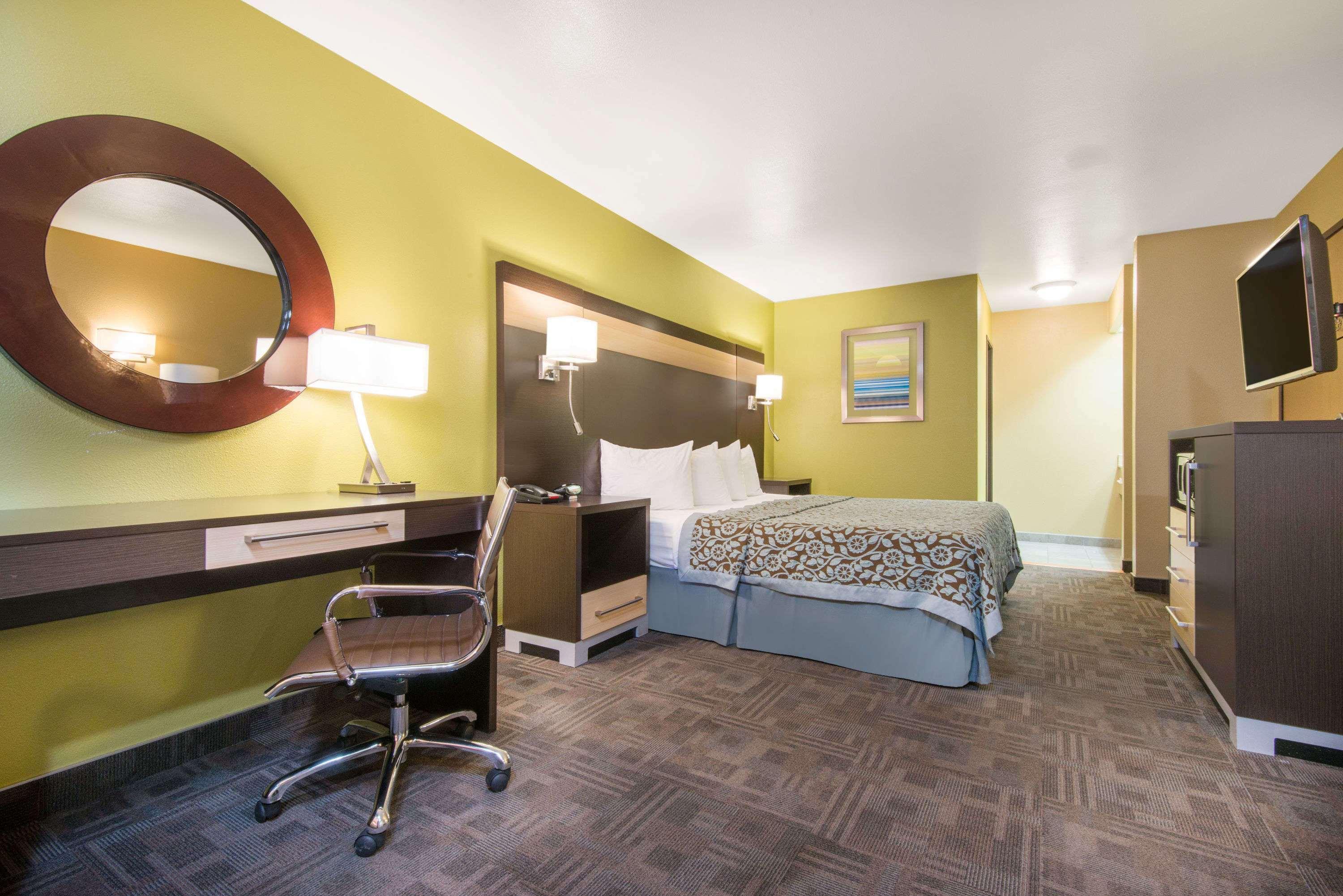 Days By Wyndham Carlsbad