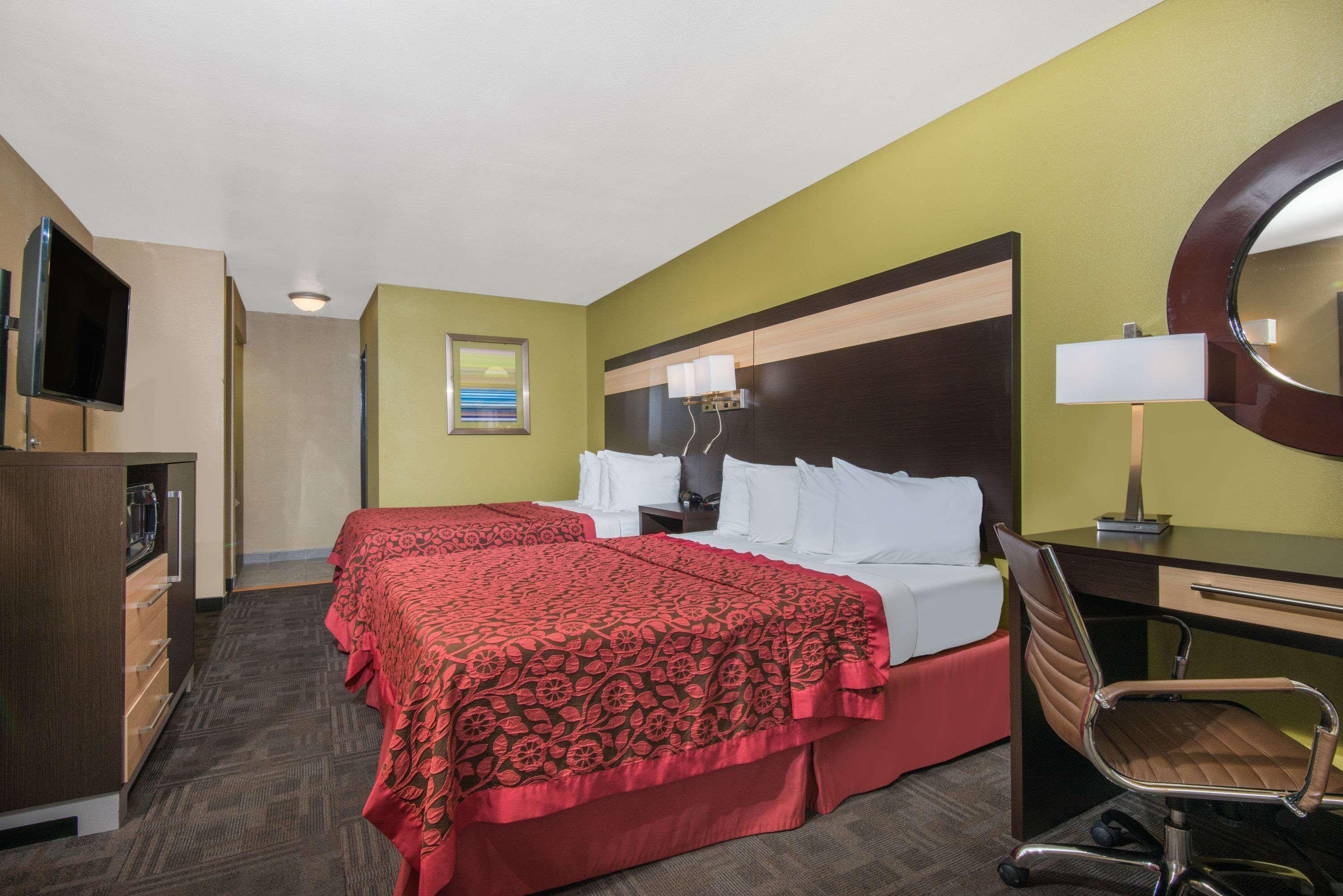 Days By Wyndham Carlsbad